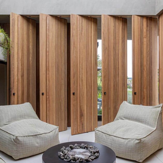 Conjunto de portas painel de madeira